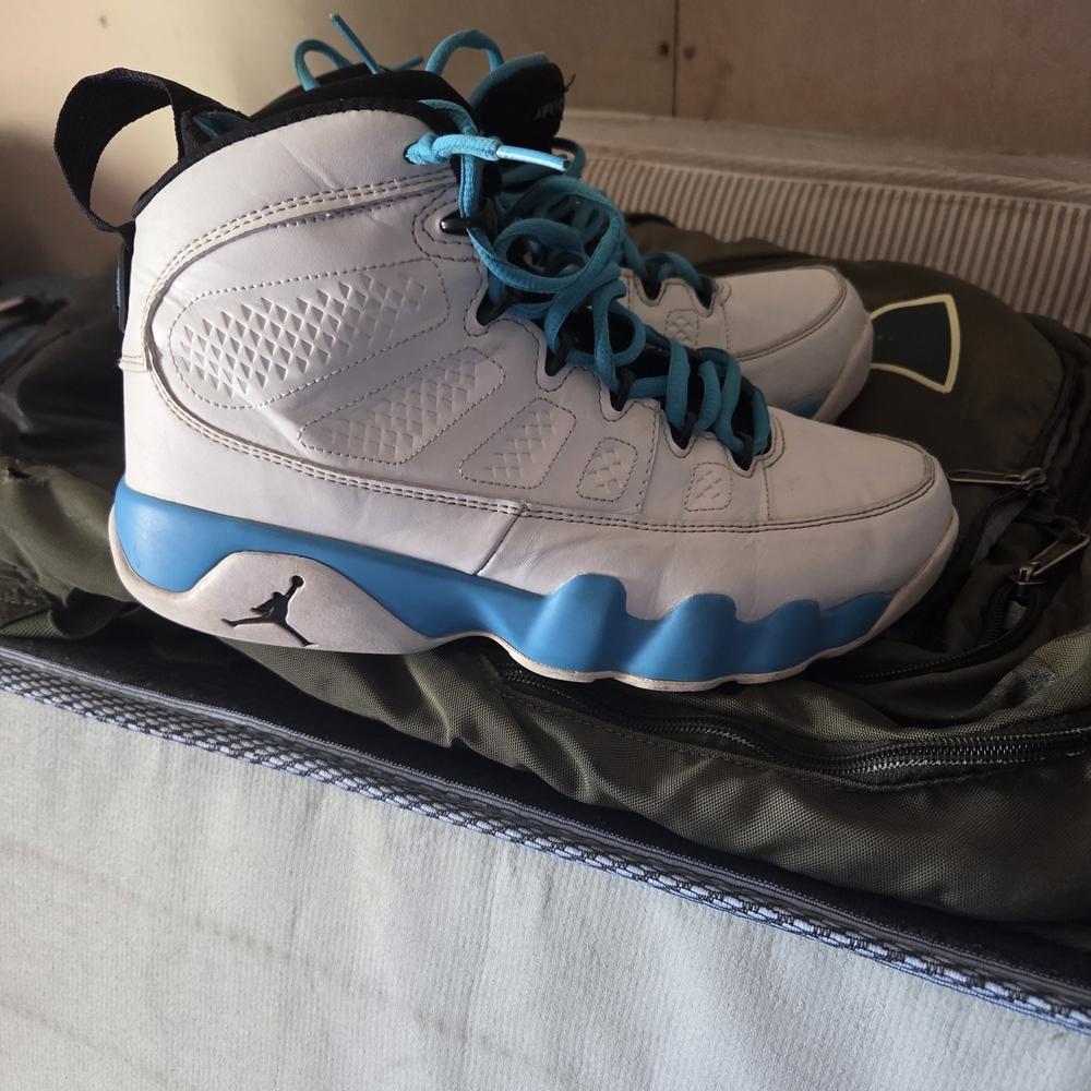 Jordan Athletic Shoes White and Blue